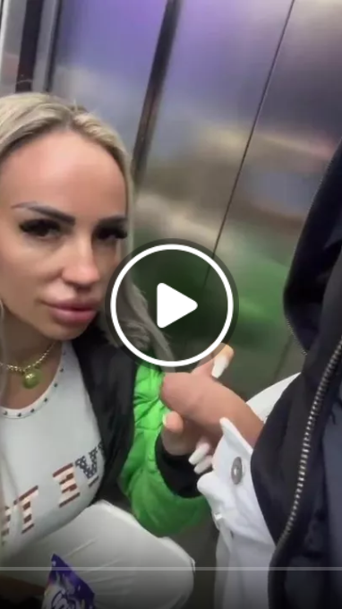 Cristina de pe TikTok o suge provocare in lift